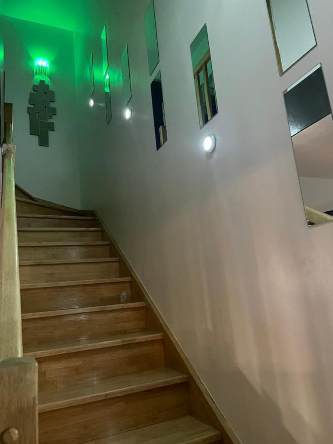 Chambre Agreable Avec Jacuzzi Marseille Bagian luar foto